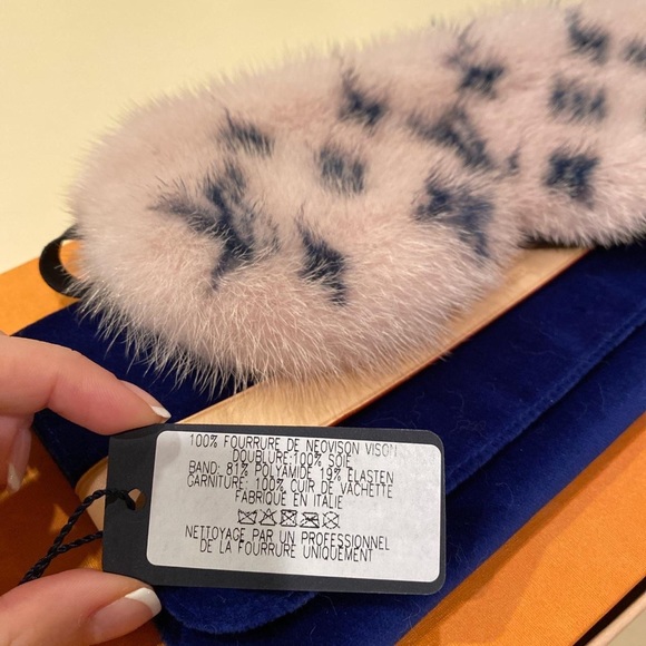 Louis vuitton monogram pink mink fur eye mask - Picture 4 of 4